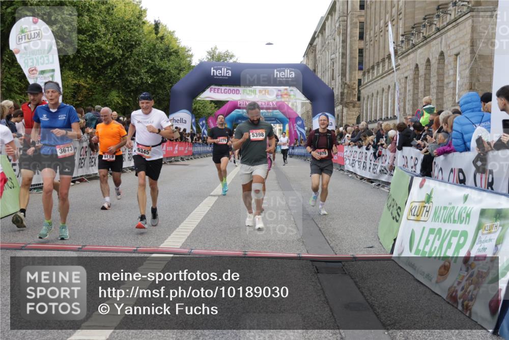 06.09.2026 - CURREX Alsterlauf Yannick Fuchs http://msf.ph/oto/10189030 06.09.2026 09:57:19 Ziel 2056, 2311, 2557, 2900, 3349, 3505, 3622, 3673, 3978, 4870, 5345, 5398, 5565, 6071, 6119, 6279, 6394, 6396, 8093, 8107, 8198 meine-sportfotos.de