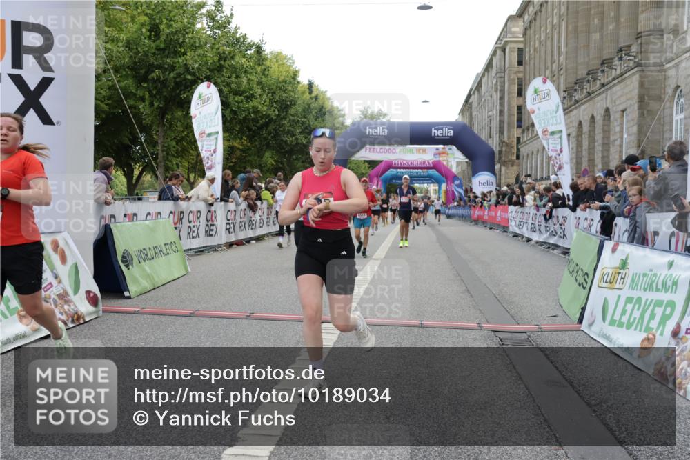 06.09.2026 - CURREX Alsterlauf Yannick Fuchs http://msf.ph/oto/10189034 06.09.2026 10:05:31 Ziel 2310, 3315, 3527, 3528, 3890, 4151, 4152, 4511, 4642, 5349 meine-sportfotos.de