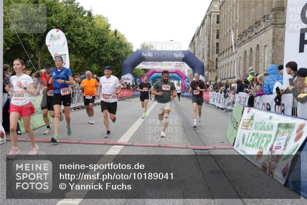 06.09.2026 - CURREX Alsterlauf Yannick Fuchs http://msf.ph/oto/10189041 06.09.2026 09:57:19 Ziel 2056, 2311, 2557, 2900, 3349, 3505, 3622, 3673, 3978, 4870, 5345, 5398, 5565, 6071, 6119, 6279, 6394, 6396, 8093, 8107, 8198 meine-sportfotos.de