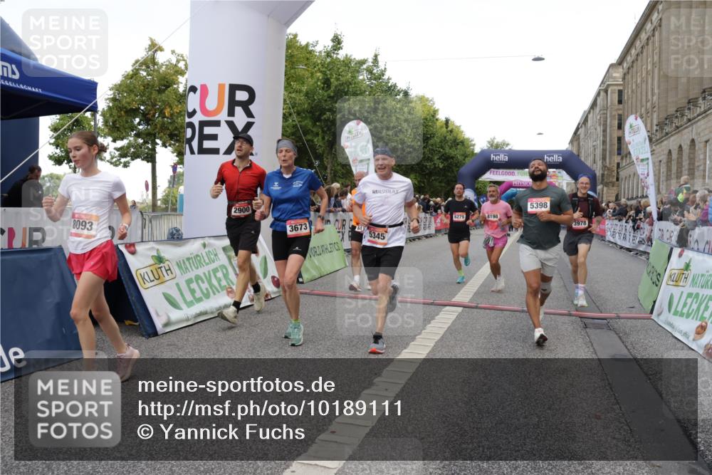 06.09.2026 - CURREX Alsterlauf Yannick Fuchs http://msf.ph/oto/10189111 06.09.2026 09:57:20 Ziel 2311, 2316, 2557, 2900, 3349, 3505, 3622, 3673, 3978, 5345, 5398, 6071, 6119, 6279, 6394, 6396, 8093, 8198 meine-sportfotos.de