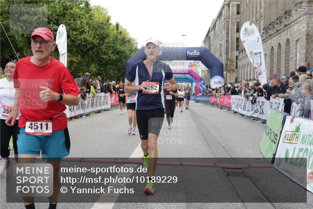 06.09.2026 - CURREX Alsterlauf Yannick Fuchs http://msf.ph/oto/10189229 06.09.2026 10:05:35 Ziel 2310, 3064, 3315, 3527, 3528, 4152, 4408, 4511, 5349, 5373, 5777, 6458 meine-sportfotos.de