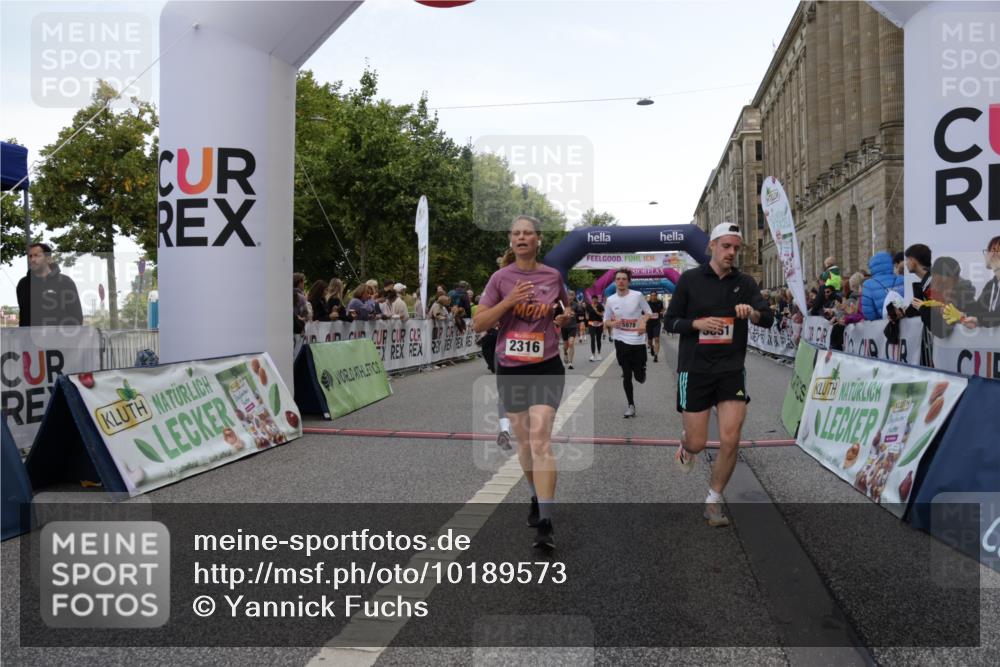06.09.2026 - CURREX Alsterlauf Yannick Fuchs http://msf.ph/oto/10189573 06.09.2026 09:57:26 Ziel 2316, 2900, 2966, 3236, 3673, 3881, 3914, 3978, 4641, 4859, 5345, 5398, 5463, 5510, 5978, 6119, 6279, 8029, 8093, 8198, 8281 meine-sportfotos.de