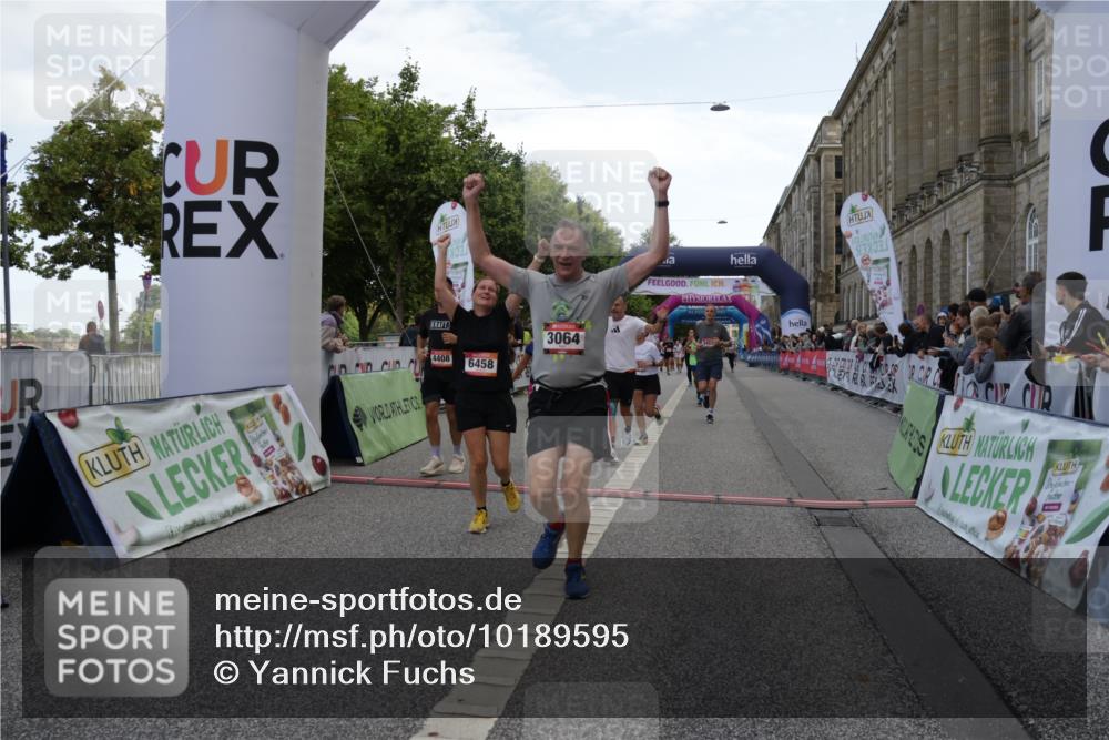 06.09.2026 - CURREX Alsterlauf Yannick Fuchs http://msf.ph/oto/10189595 06.09.2026 10:05:40 Ziel 2267, 2476, 2659, 3064, 3180, 3230, 3314, 3439, 3457, 4152, 4408, 4430, 4511, 4538, 5135, 5373, 5405, 5406, 5777, 6458 meine-sportfotos.de