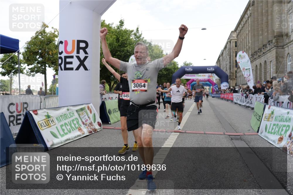 06.09.2026 - CURREX Alsterlauf Yannick Fuchs http://msf.ph/oto/10189636 06.09.2026 10:05:40 Ziel 2267, 2476, 2659, 3064, 3180, 3230, 3314, 3439, 3457, 4152, 4408, 4430, 4511, 4538, 5135, 5373, 5405, 5406, 5777, 6458 meine-sportfotos.de