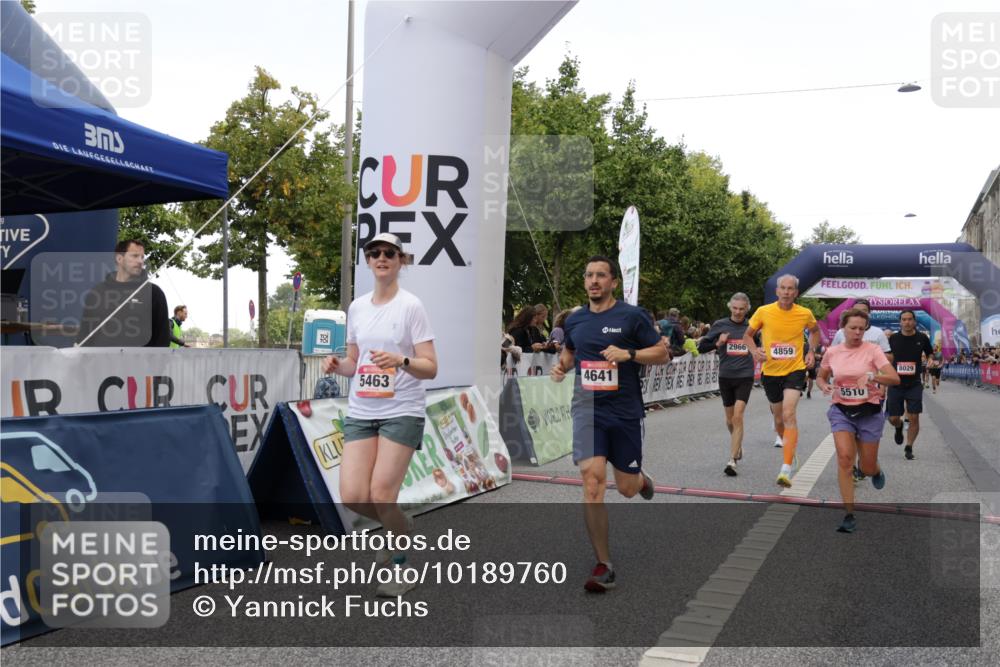 06.09.2026 - CURREX Alsterlauf Yannick Fuchs http://msf.ph/oto/10189760 06.09.2026 09:57:29 Ziel 2316, 2806, 2966, 3160, 3236, 3559, 3881, 3914, 4224, 4641, 4859, 5463, 5510, 5978, 6020, 8029, 8281 meine-sportfotos.de