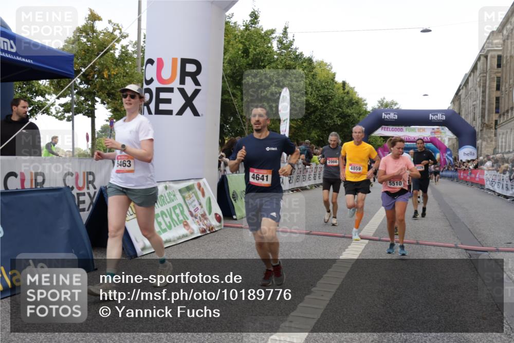 06.09.2026 - CURREX Alsterlauf Yannick Fuchs http://msf.ph/oto/10189776 06.09.2026 09:57:29 Ziel 2316, 2806, 2966, 3160, 3236, 3559, 3881, 3914, 4224, 4641, 4859, 5463, 5510, 5978, 6020, 8029, 8281 meine-sportfotos.de
