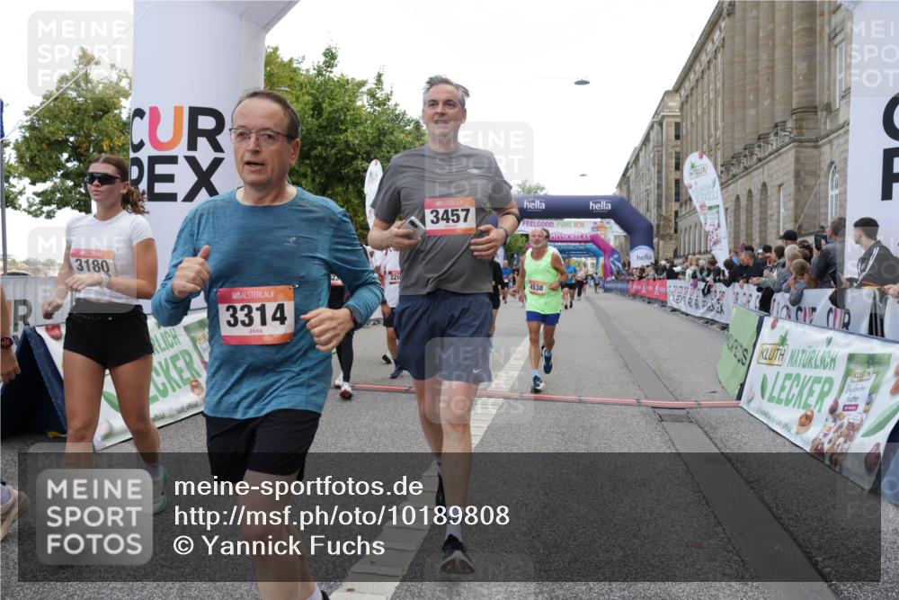 06.09.2026 - CURREX Alsterlauf Yannick Fuchs http://msf.ph/oto/10189808 06.09.2026 10:05:44 Ziel 2267, 2476, 2659, 3064, 3180, 3230, 3314, 3439, 3457, 4130, 4197, 4198, 4408, 4430, 4538, 5135, 5137, 5373, 5390, 5405, 5406, 5777, 6458 meine-sportfotos.de