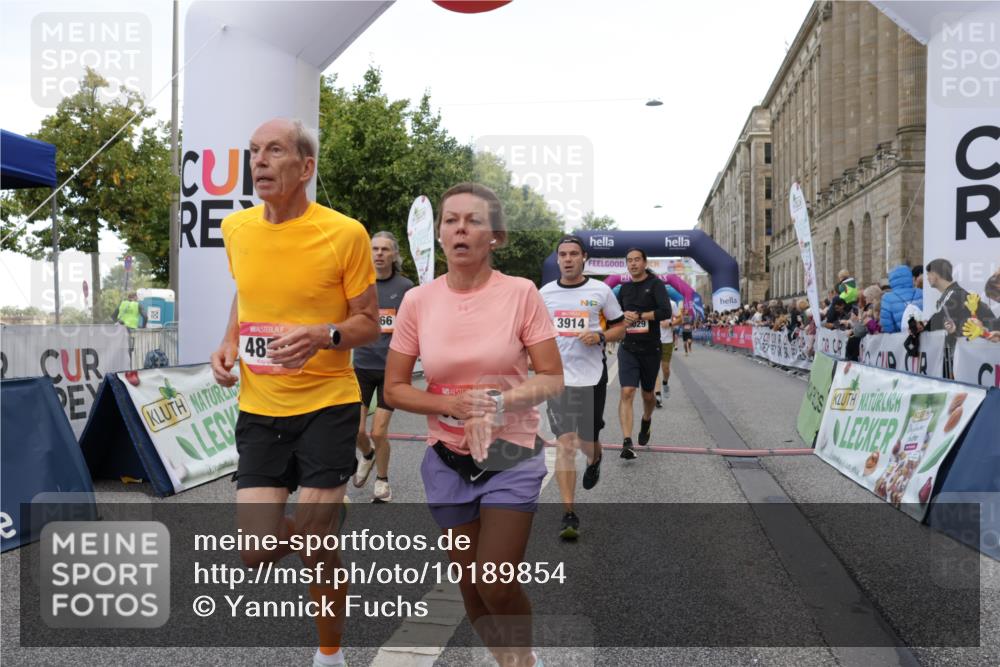 06.09.2026 - CURREX Alsterlauf Yannick Fuchs http://msf.ph/oto/10189854 06.09.2026 09:57:30 Ziel 2316, 2806, 2966, 3160, 3236, 3559, 3881, 3914, 4224, 4641, 4859, 5463, 5510, 5978, 6020, 8029, 8281 meine-sportfotos.de