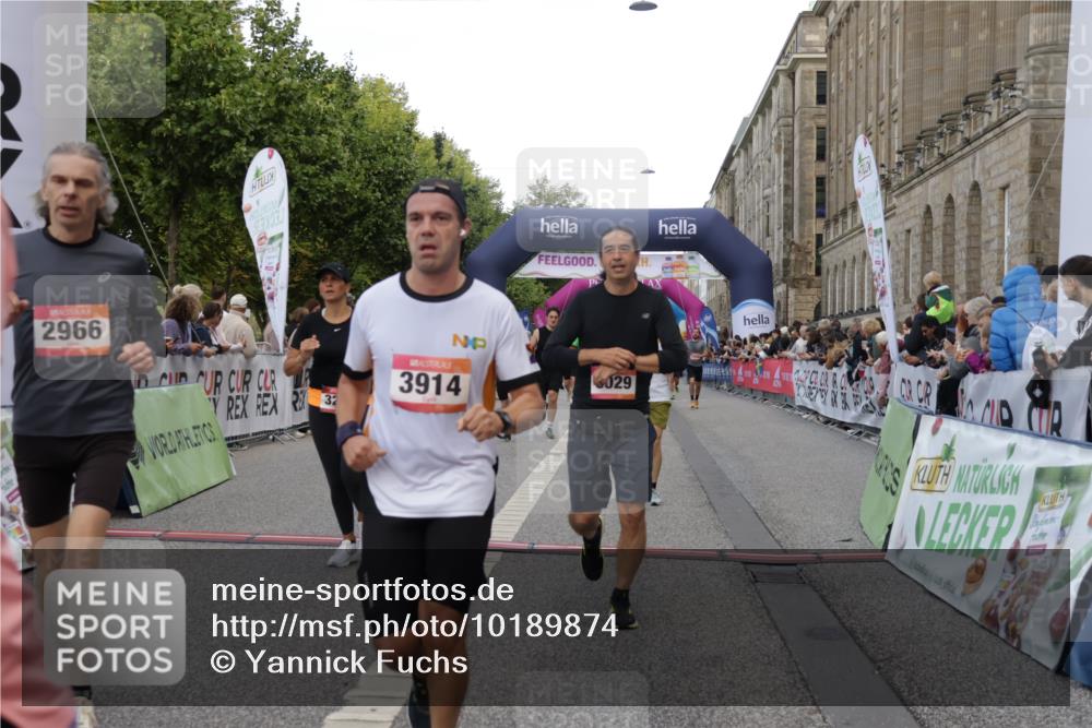 06.09.2026 - CURREX Alsterlauf Yannick Fuchs http://msf.ph/oto/10189874 06.09.2026 09:57:31 Ziel 2316, 2806, 2966, 3160, 3236, 3559, 3881, 3914, 4224, 4641, 4859, 5107, 5463, 5510, 5978, 6020, 8029, 8281 meine-sportfotos.de