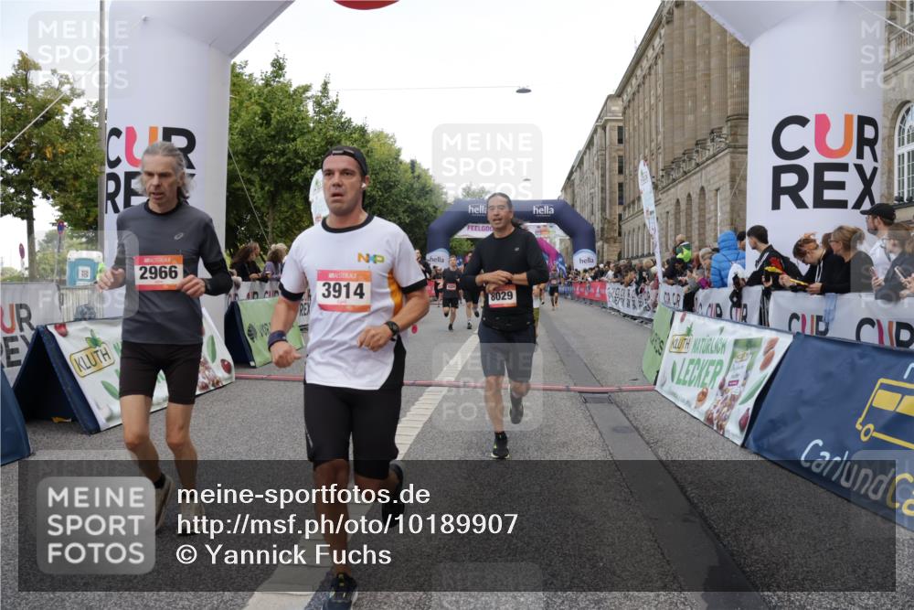 06.09.2026 - CURREX Alsterlauf Yannick Fuchs http://msf.ph/oto/10189907 06.09.2026 09:57:31 Ziel 2316, 2806, 2966, 3160, 3236, 3559, 3881, 3914, 4224, 4641, 4859, 5107, 5463, 5510, 5978, 6020, 8029, 8281 meine-sportfotos.de