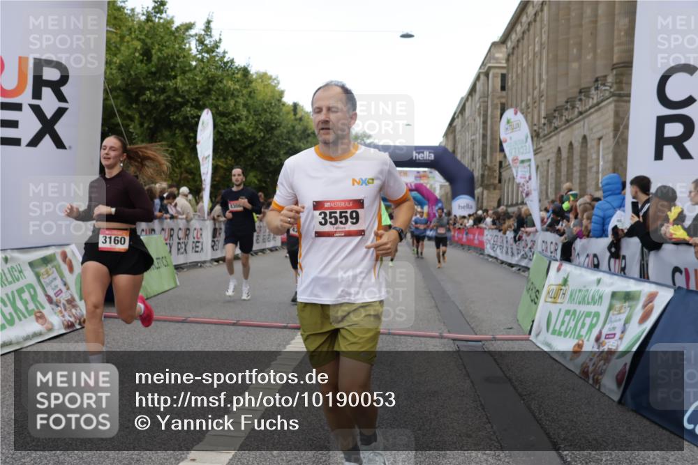 06.09.2026 - CURREX Alsterlauf Yannick Fuchs http://msf.ph/oto/10190053 06.09.2026 09:57:33 Ziel 2806, 2966, 3160, 3236, 3559, 3881, 3914, 4213, 4224, 4641, 4682, 4859, 5107, 5215, 5463, 5510, 5775, 5978, 6020, 6042, 6365, 8029, 8281 meine-sportfotos.de