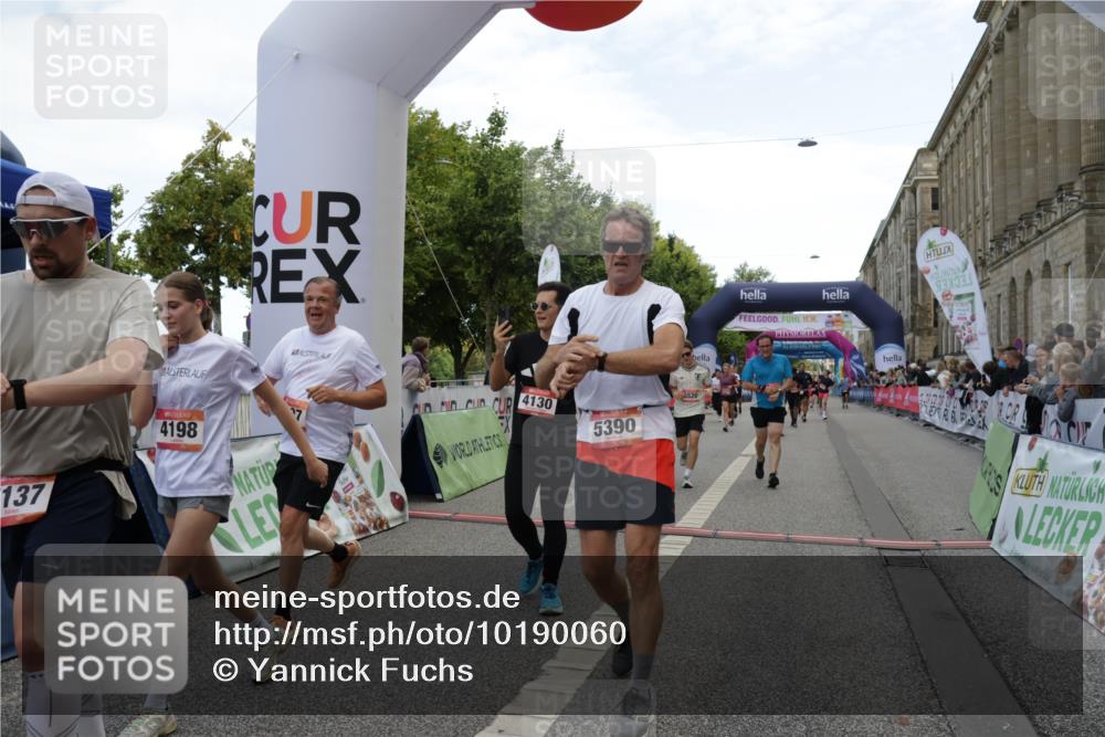 06.09.2026 - CURREX Alsterlauf Yannick Fuchs http://msf.ph/oto/10190060 06.09.2026 10:05:49 Ziel 2047, 2267, 2476, 2659, 3180, 3230, 3314, 3439, 3457, 4130, 4197, 4198, 4430, 4481, 4538, 4741, 4871, 5115, 5137, 5390, 5520, 5556, 6121 meine-sportfotos.de