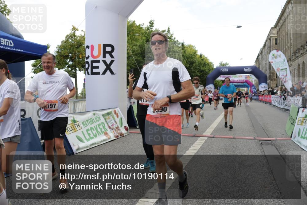 06.09.2026 - CURREX Alsterlauf Yannick Fuchs http://msf.ph/oto/10190114 06.09.2026 10:05:49 Ziel 2047, 2267, 2476, 2659, 3180, 3230, 3314, 3439, 3457, 4130, 4197, 4198, 4430, 4481, 4538, 4741, 4871, 5115, 5137, 5390, 5520, 5556, 6121 meine-sportfotos.de