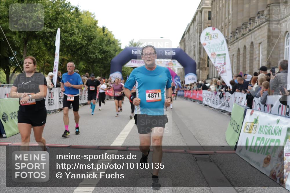 06.09.2026 - CURREX Alsterlauf Yannick Fuchs http://msf.ph/oto/10190135 06.09.2026 10:05:51 Ziel 2047, 2267, 2476, 2659, 3230, 3439, 4130, 4197, 4198, 4481, 4538, 4736, 4737, 4741, 4871, 5070, 5115, 5137, 5390, 5520, 5556, 6045, 6121 meine-sportfotos.de