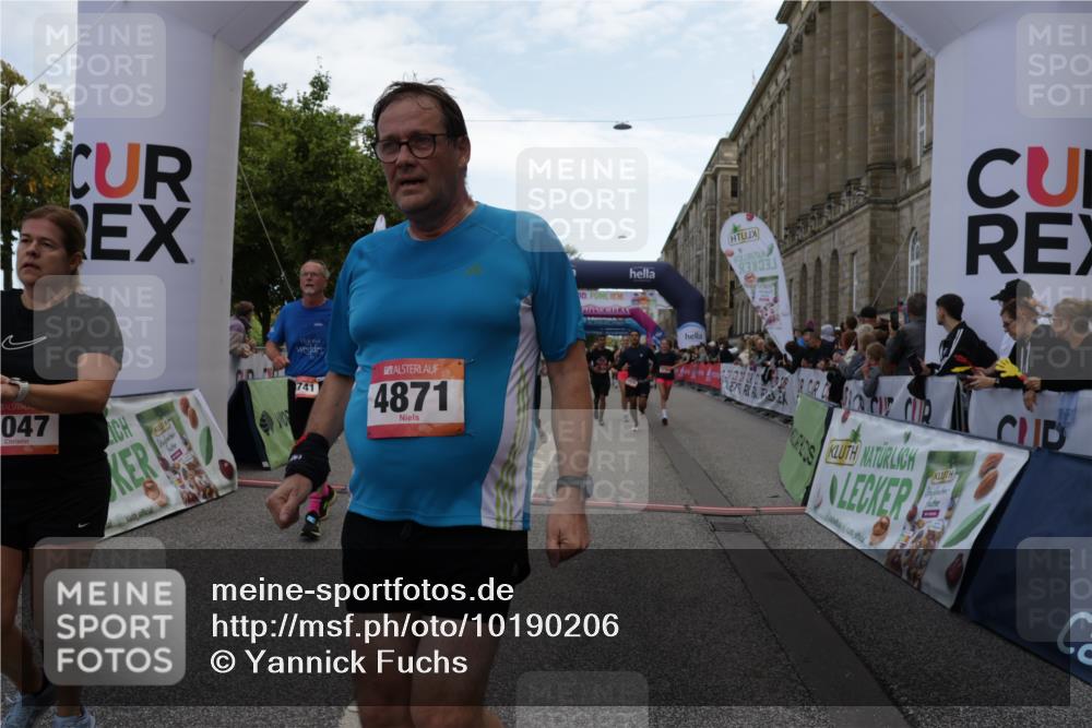 06.09.2026 - CURREX Alsterlauf Yannick Fuchs http://msf.ph/oto/10190206 06.09.2026 10:05:52 Ziel 2047, 2659, 3439, 4130, 4197, 4198, 4481, 4736, 4737, 4741, 4871, 5070, 5115, 5137, 5390, 5520, 5556, 6045, 6121 meine-sportfotos.de