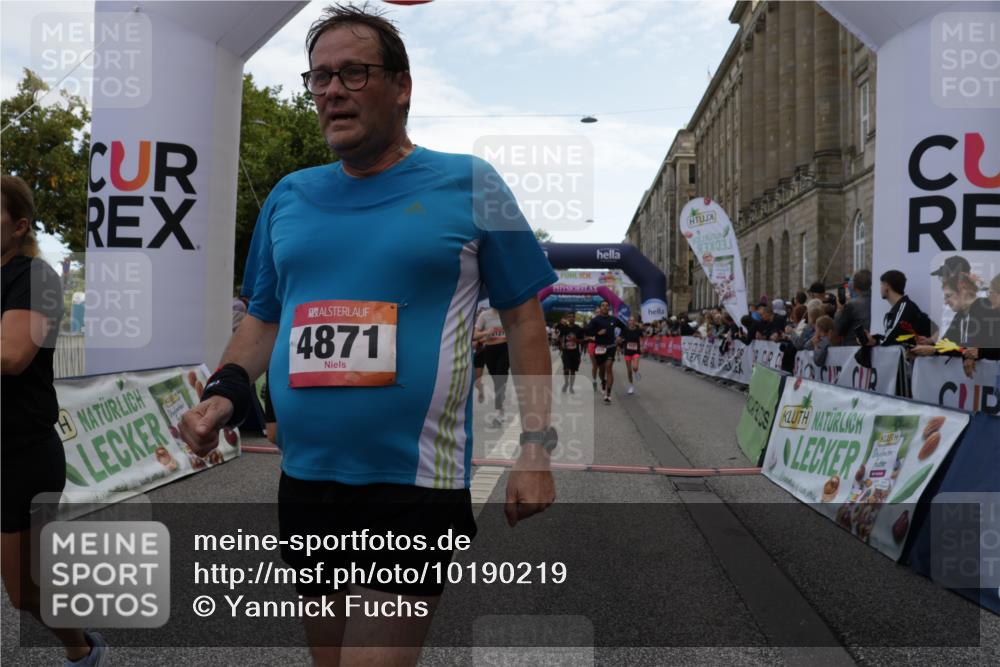 06.09.2026 - CURREX Alsterlauf Yannick Fuchs http://msf.ph/oto/10190219 06.09.2026 10:05:52 Ziel 2047, 2659, 3439, 4130, 4197, 4198, 4481, 4736, 4737, 4741, 4871, 5070, 5115, 5137, 5390, 5520, 5556, 6045, 6121 meine-sportfotos.de
