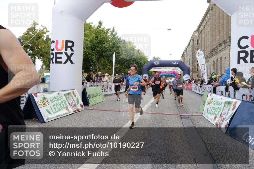 06.09.2026 - CURREX Alsterlauf Yannick Fuchs http://msf.ph/oto/10190227 06.09.2026 09:57:36 Ziel 2237, 2242, 2288, 2806, 2966, 3097, 3160, 3236, 3442, 3514, 3559, 3914, 4213, 4224, 4334, 4682, 4859, 5107, 5215, 5510, 5775, 6020, 6042, 6078, 6318, 6365, 8029, 8231 meine-sportfotos.de
