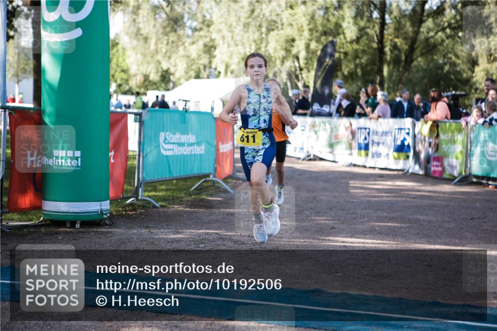 06.09.2026 - 20. Norderstedt Triathlon H.Heesch http://msf.ph/oto/10192506 06.09.2026 09:49:20 Ziel 611, 663, 691 meine-sportfotos.de