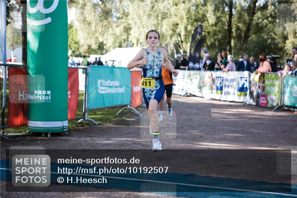 06.09.2026 - 20. Norderstedt Triathlon H.Heesch http://msf.ph/oto/10192507 06.09.2026 09:49:20 Ziel 611, 663, 691 meine-sportfotos.de