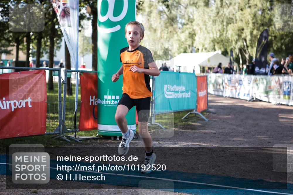06.09.2026 - 20. Norderstedt Triathlon H.Heesch http://msf.ph/oto/10192520 06.09.2026 09:49:21 Ziel 611, 663 meine-sportfotos.de