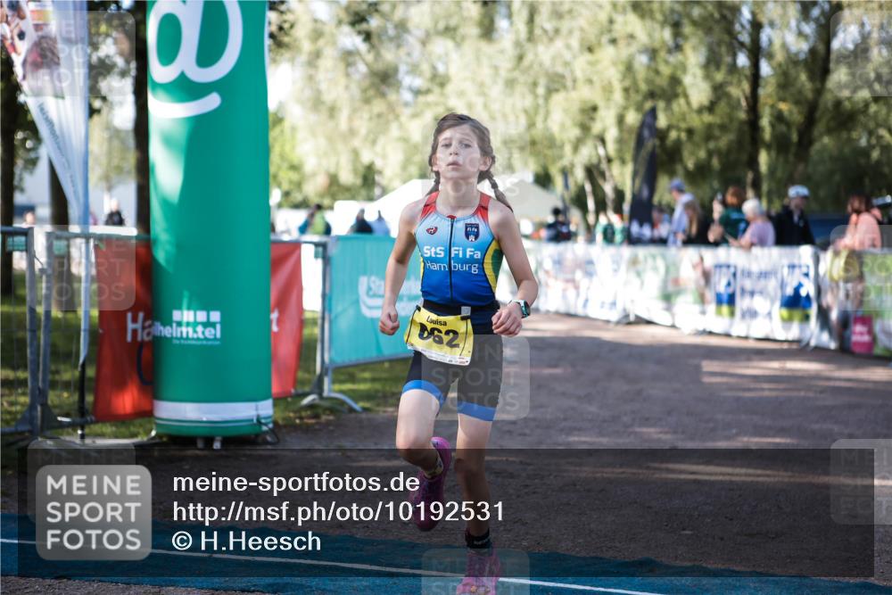 06.09.2026 - 20. Norderstedt Triathlon H.Heesch http://msf.ph/oto/10192531 06.09.2026 09:49:27 Ziel 611, 662, 663 meine-sportfotos.de