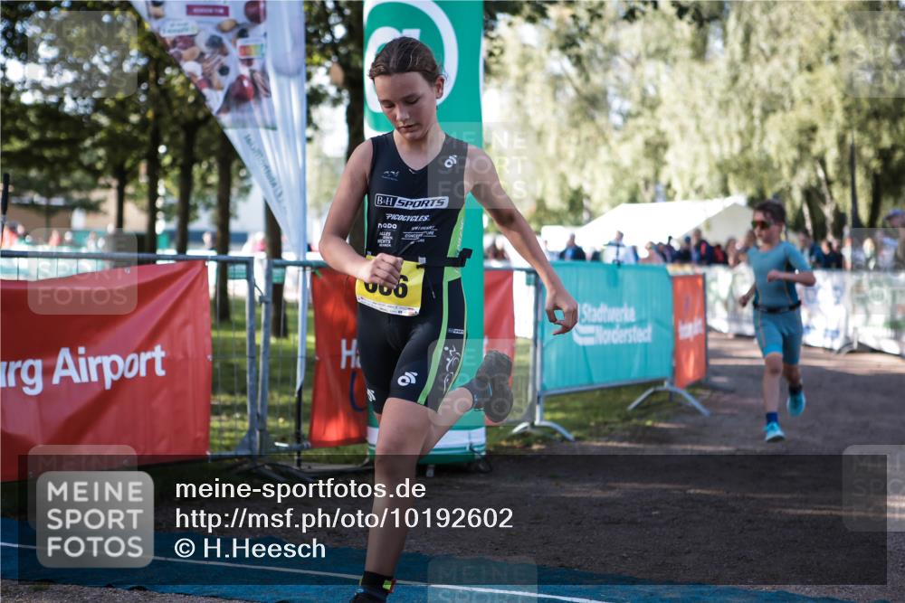 06.09.2026 - 20. Norderstedt Triathlon H.Heesch http://msf.ph/oto/10192602 06.09.2026 09:50:42 Ziel 605, 650, 686 meine-sportfotos.de