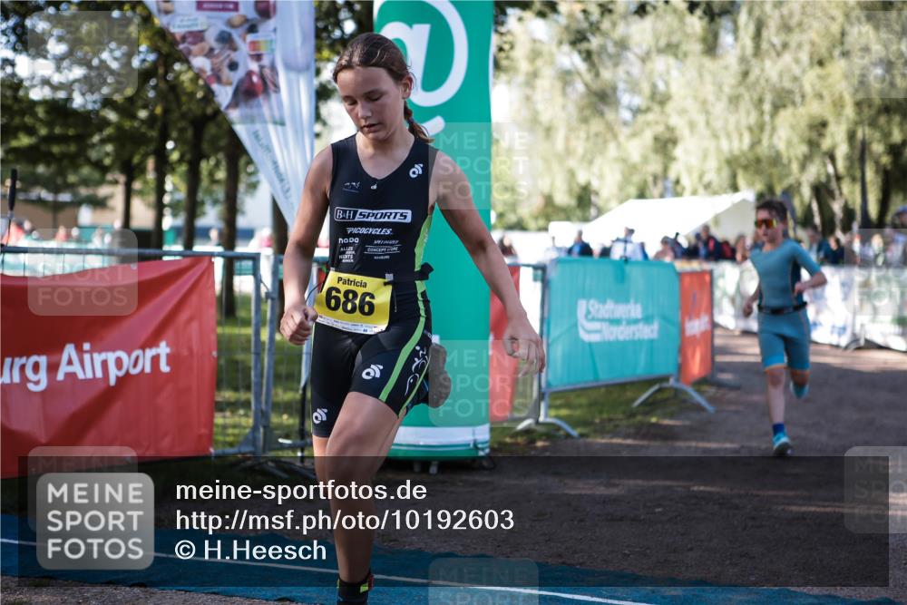 06.09.2026 - 20. Norderstedt Triathlon H.Heesch http://msf.ph/oto/10192603 06.09.2026 09:50:42 Ziel 605, 650, 686 meine-sportfotos.de