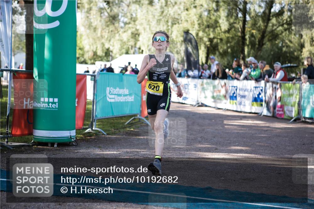 06.09.2026 - 20. Norderstedt Triathlon H.Heesch http://msf.ph/oto/10192682 06.09.2026 09:52:13 Ziel 620, 666 meine-sportfotos.de