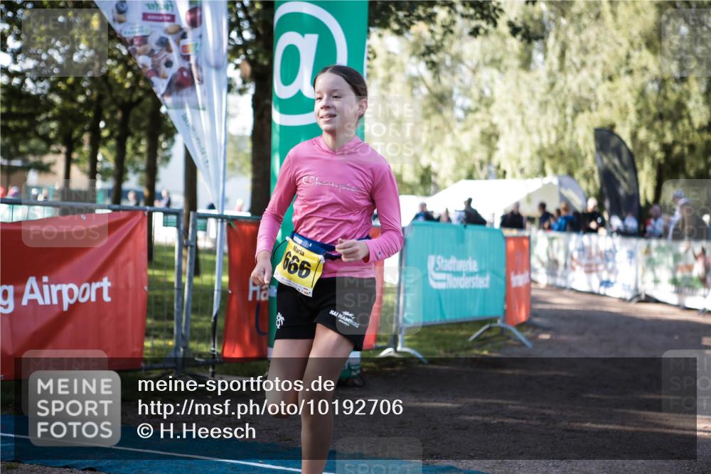 06.09.2026 - 20. Norderstedt Triathlon H.Heesch http://msf.ph/oto/10192706 06.09.2026 09:52:17 Ziel 620, 666 meine-sportfotos.de