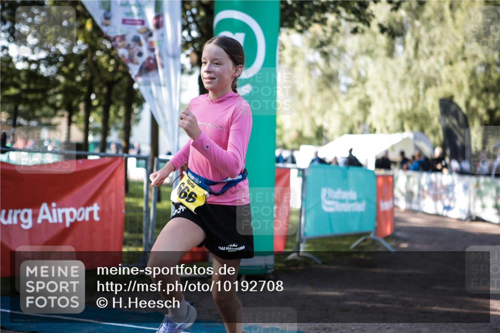 06.09.2026 - 20. Norderstedt Triathlon H.Heesch http://msf.ph/oto/10192708 06.09.2026 09:52:17 Ziel 620, 666 meine-sportfotos.de