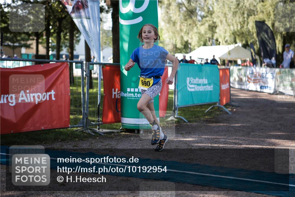 06.09.2026 - 20. Norderstedt Triathlon H.Heesch http://msf.ph/oto/10192954 06.09.2026 09:54:00 Ziel 690 meine-sportfotos.de