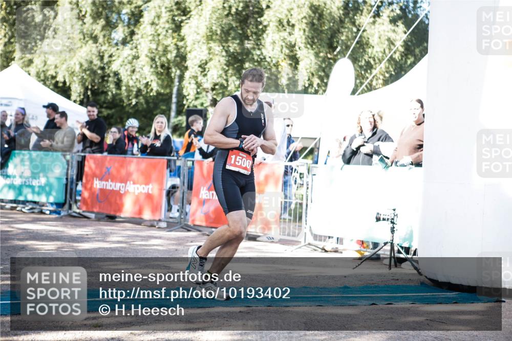 06.09.2026 - 20. Norderstedt Triathlon H.Heesch http://msf.ph/oto/10193402 06.09.2026 10:38:40 Ziel 1500 meine-sportfotos.de