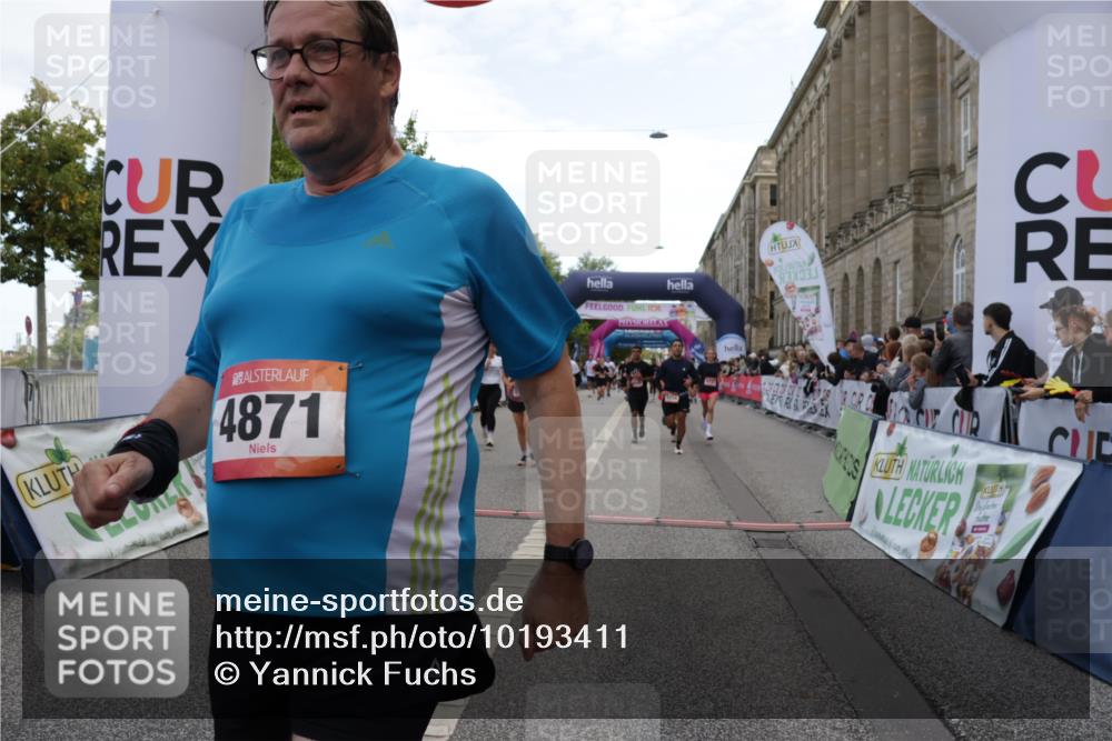 06.09.2026 - CURREX Alsterlauf Yannick Fuchs http://msf.ph/oto/10193411 06.09.2026 10:05:52 Ziel 2047, 2659, 3439, 4130, 4197, 4198, 4481, 4736, 4737, 4741, 4871, 5070, 5115, 5137, 5390, 5520, 5556, 6045, 6121 meine-sportfotos.de