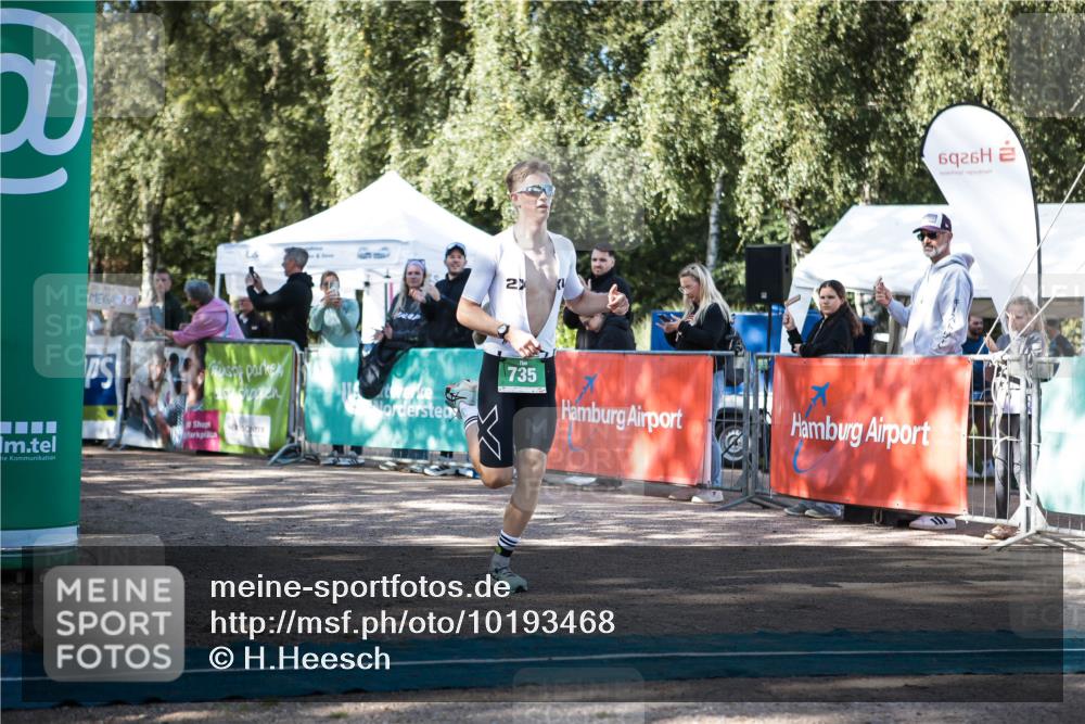 06.09.2026 - 20. Norderstedt Triathlon H.Heesch http://msf.ph/oto/10193468 06.09.2026 10:40:03 Ziel 735 meine-sportfotos.de
