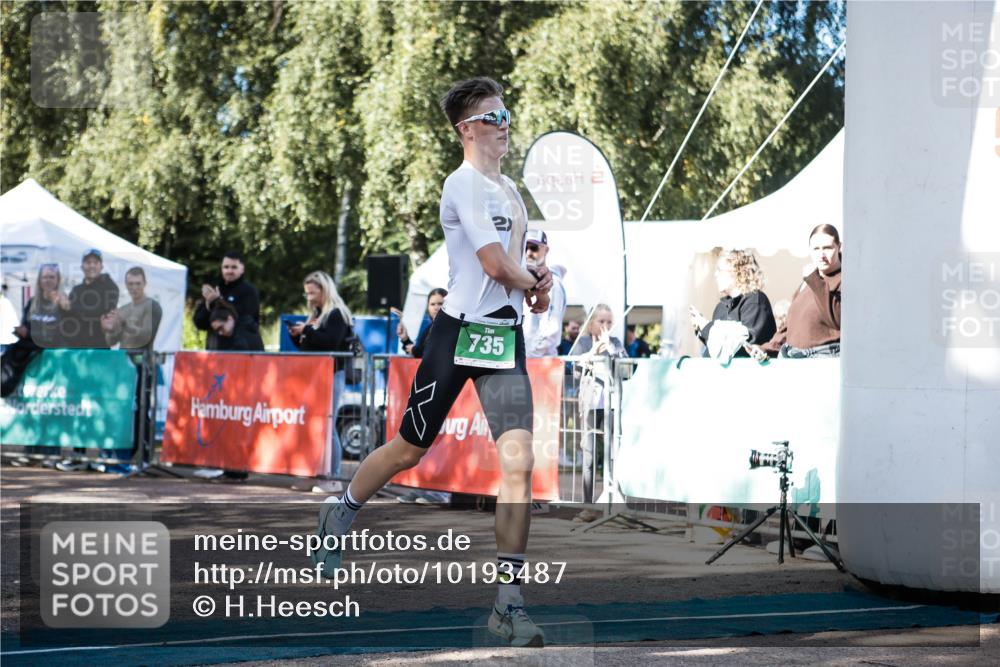 06.09.2026 - 20. Norderstedt Triathlon H.Heesch http://msf.ph/oto/10193487 06.09.2026 10:40:03 Ziel 735 meine-sportfotos.de