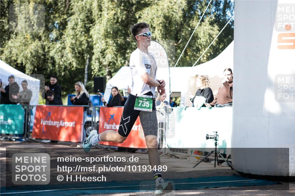 06.09.2026 - 20. Norderstedt Triathlon H.Heesch http://msf.ph/oto/10193489 06.09.2026 10:40:03 Ziel 735 meine-sportfotos.de