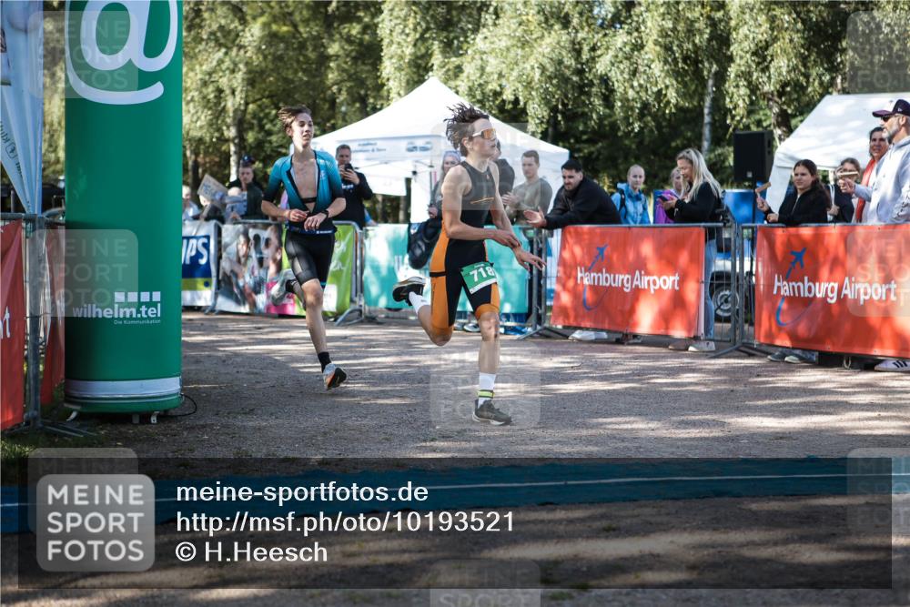 06.09.2026 - 20. Norderstedt Triathlon H.Heesch http://msf.ph/oto/10193521 06.09.2026 10:40:12 Ziel 718, 756 meine-sportfotos.de