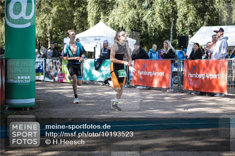 06.09.2026 - 20. Norderstedt Triathlon H.Heesch http://msf.ph/oto/10193523 06.09.2026 10:40:12 Ziel 718, 756 meine-sportfotos.de