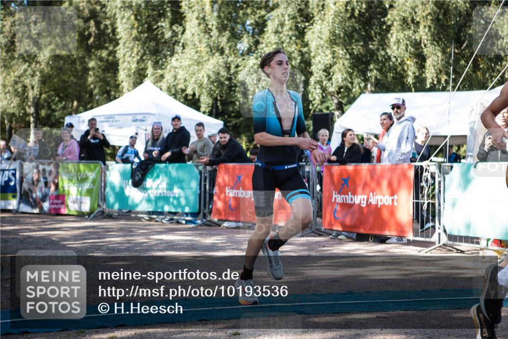 06.09.2026 - 20. Norderstedt Triathlon H.Heesch http://msf.ph/oto/10193536 06.09.2026 10:40:13 Ziel 718, 756 meine-sportfotos.de