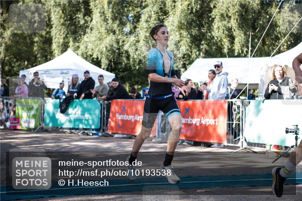 06.09.2026 - 20. Norderstedt Triathlon H.Heesch http://msf.ph/oto/10193538 06.09.2026 10:40:13 Ziel 718, 756 meine-sportfotos.de