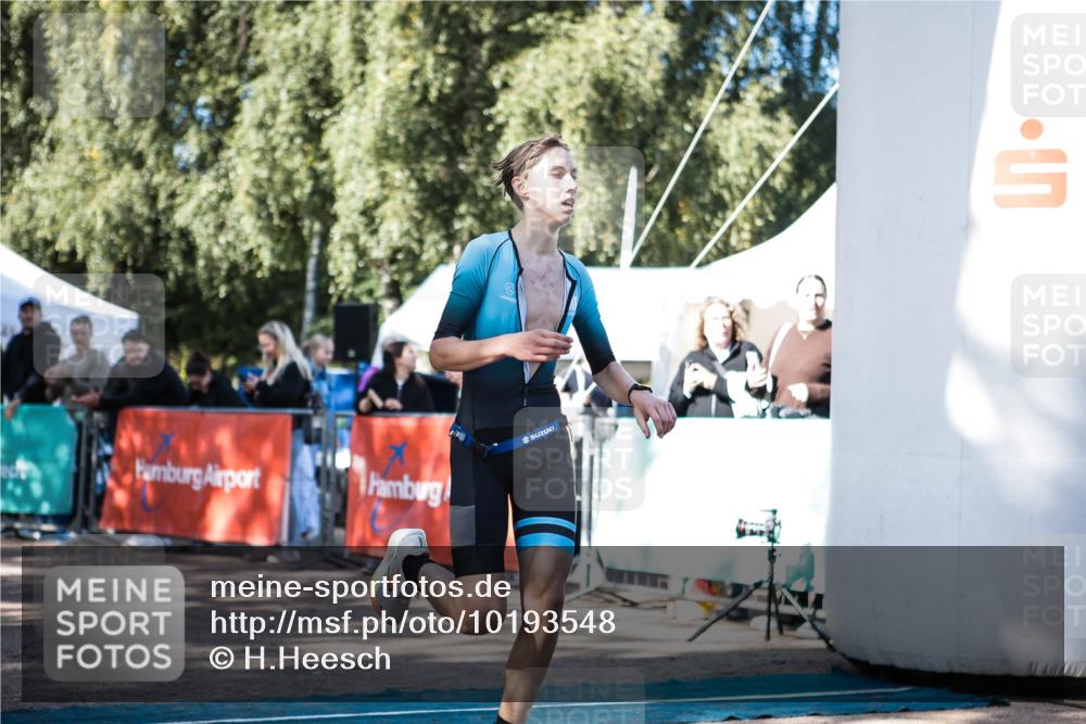 06.09.2026 - 20. Norderstedt Triathlon H.Heesch http://msf.ph/oto/10193548 06.09.2026 10:40:13 Ziel 718, 756 meine-sportfotos.de