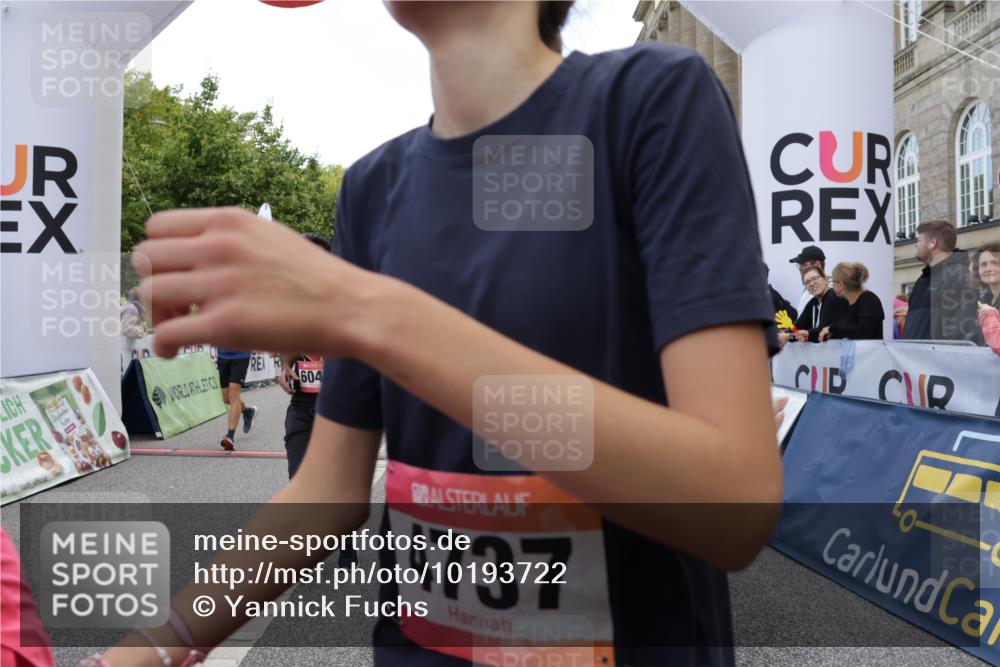06.09.2026 - CURREX Alsterlauf Yannick Fuchs http://msf.ph/oto/10193722 06.09.2026 10:05:57 Ziel 2047, 3098, 3842, 3976, 4481, 4736, 4737, 4741, 4871, 5070, 5115, 5277, 5520, 5556, 5726, 5781, 6045, 6089, 6107, 6121, 8056 meine-sportfotos.de