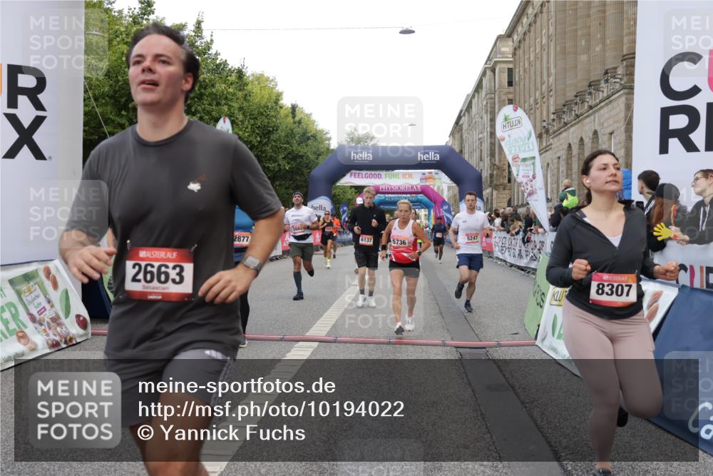 06.09.2026 - CURREX Alsterlauf Yannick Fuchs http://msf.ph/oto/10194022 06.09.2026 09:57:45 Ziel 2237, 2242, 2288, 2523, 2538, 2663, 2877, 2932, 2950, 3097, 3122, 3442, 3514, 4213, 4334, 4691, 4950, 5111, 5215, 5247, 5660, 5736, 5775, 6042, 6078, 6108, 6137, 6239, 6318, 6365, 8231, 8307 meine-sportfotos.de