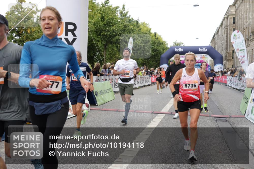 06.09.2026 - CURREX Alsterlauf Yannick Fuchs http://msf.ph/oto/10194118 06.09.2026 09:57:47 Ziel 2237, 2288, 2523, 2538, 2663, 2672, 2877, 2932, 2950, 3122, 3442, 4334, 4691, 4950, 5111, 5247, 5660, 5736, 5790, 6078, 6108, 6137, 6239, 6318, 8231, 8307 meine-sportfotos.de