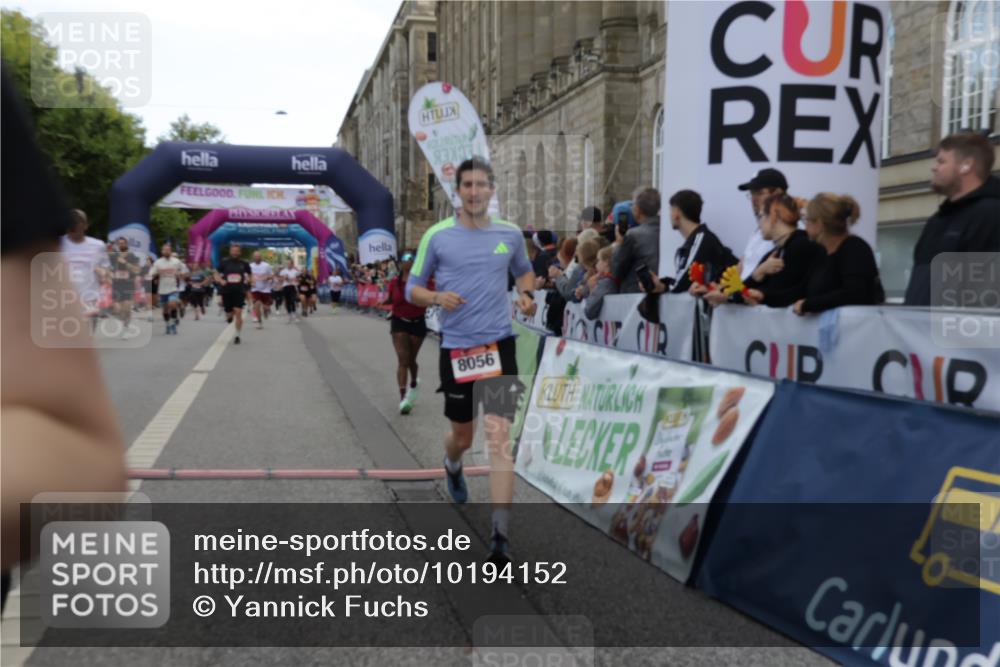 06.09.2026 - CURREX Alsterlauf Yannick Fuchs http://msf.ph/oto/10194152 06.09.2026 10:06:02 Ziel 2413, 2457, 3098, 3842, 3976, 4736, 4737, 4894, 5070, 5277, 5726, 5781, 6045, 6089, 6107, 6385, 8056, 8143 meine-sportfotos.de