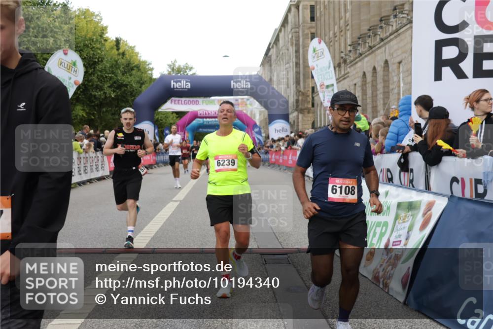 06.09.2026 - CURREX Alsterlauf Yannick Fuchs http://msf.ph/oto/10194340 06.09.2026 09:57:50 Ziel 2523, 2663, 2672, 2877, 2932, 2950, 3122, 4003, 4950, 5111, 5247, 5660, 5736, 5790, 6108, 6137, 6239, 8307 meine-sportfotos.de