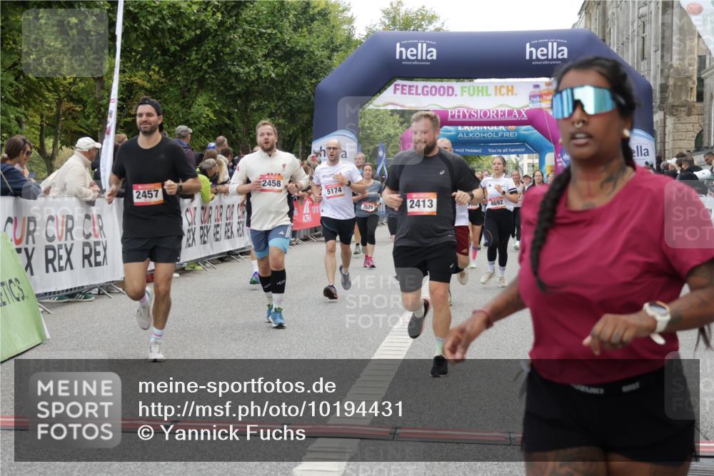 06.09.2026 - CURREX Alsterlauf Yannick Fuchs http://msf.ph/oto/10194431 06.09.2026 10:06:06 Ziel 2413, 2457, 2458, 3098, 3529, 3842, 3976, 4110, 4383, 4679, 4692, 4894, 5174, 5277, 5303, 5726, 6089, 6107, 6385, 6433, 8056, 8143, 8161 meine-sportfotos.de