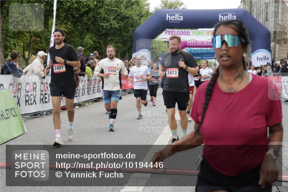 06.09.2026 - CURREX Alsterlauf Yannick Fuchs http://msf.ph/oto/10194446 06.09.2026 10:06:06 Ziel 2413, 2457, 2458, 3098, 3529, 3842, 3976, 4110, 4383, 4679, 4692, 4894, 5174, 5277, 5303, 5726, 6089, 6107, 6385, 6433, 8056, 8143, 8161 meine-sportfotos.de