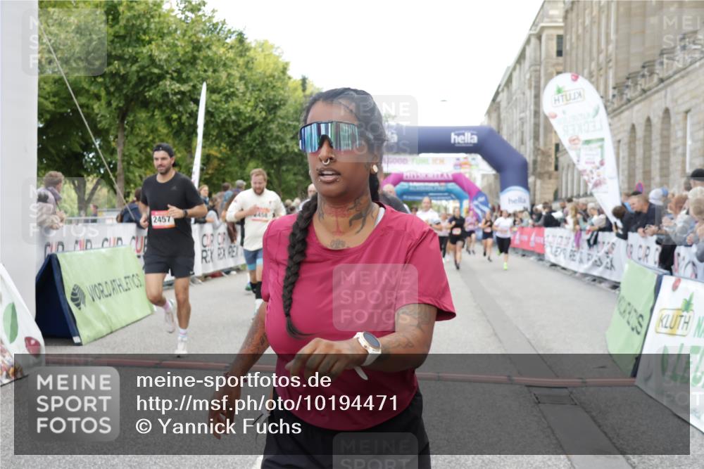 06.09.2026 - CURREX Alsterlauf Yannick Fuchs http://msf.ph/oto/10194471 06.09.2026 10:06:06 Ziel 2413, 2457, 2458, 3098, 3529, 3842, 3976, 4110, 4383, 4679, 4692, 4894, 5174, 5277, 5303, 5726, 6089, 6107, 6385, 6433, 8056, 8143, 8161 meine-sportfotos.de