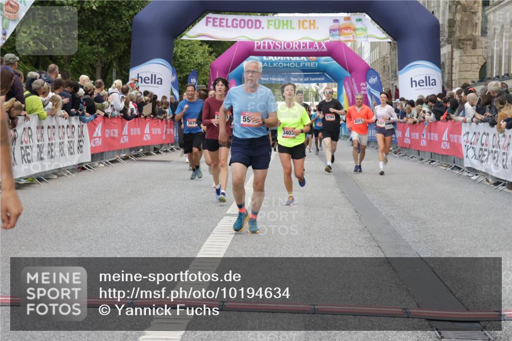 06.09.2026 - CURREX Alsterlauf Yannick Fuchs http://msf.ph/oto/10194634 06.09.2026 09:57:55 Ziel 2672, 2932, 2965, 3075, 3403, 4003, 4950, 5111, 5790, 5916, 6108, 6239 meine-sportfotos.de